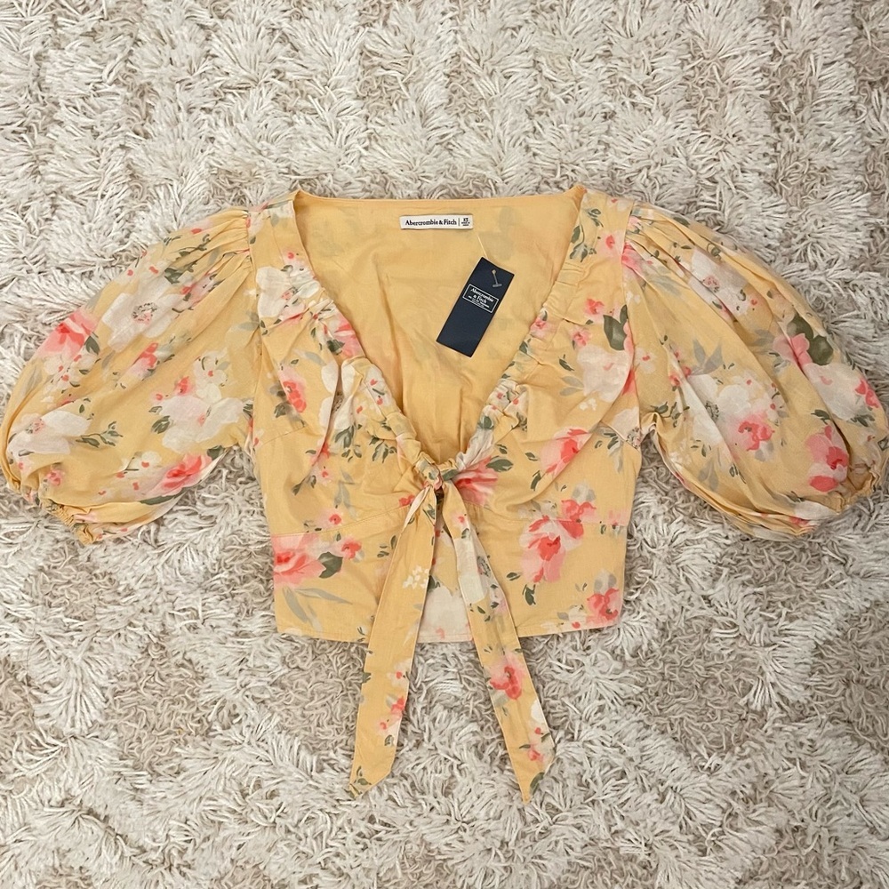 NWT Abercrombie & Fitch Crop Top Size XS